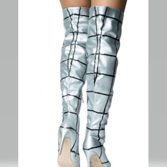 Cape Robbin Silver Square Pattern Boots - Picture 3 of 10